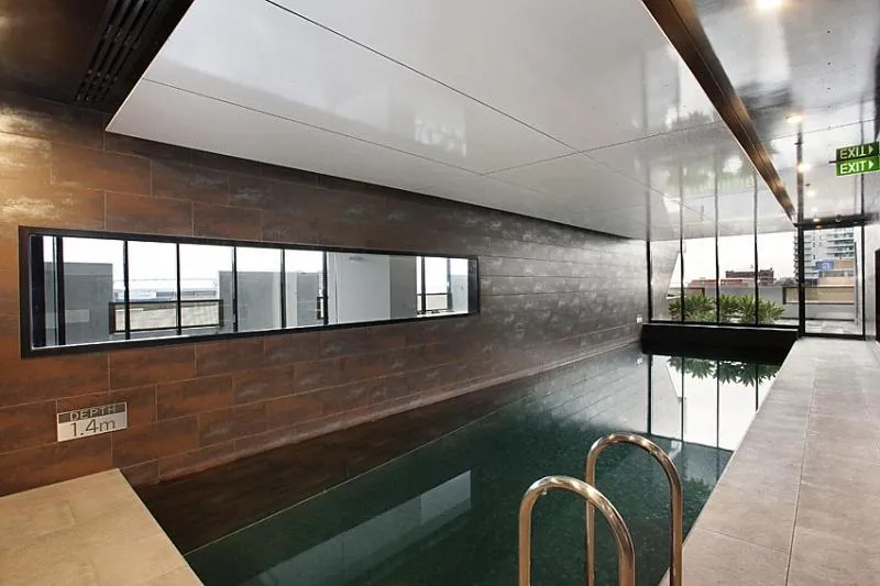 Melbourne city apartment with great skyline views, 1 Bed 1 Sofa-bed, 1 Bath — 4