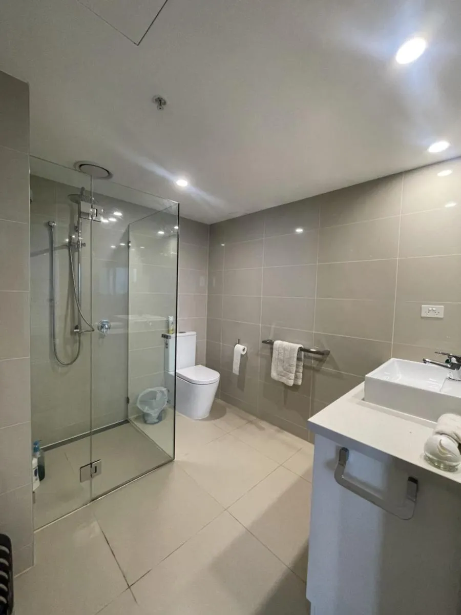 Modern 1BD Apt w free parking in central Brunswick — 3