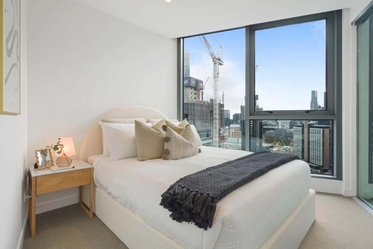 Modern 1 Bedroom Apartment in Southbank — 2