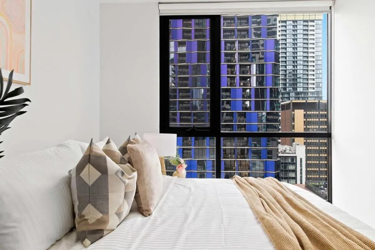 Modern 2BR Apt Next to Victoria Market City Views — 2