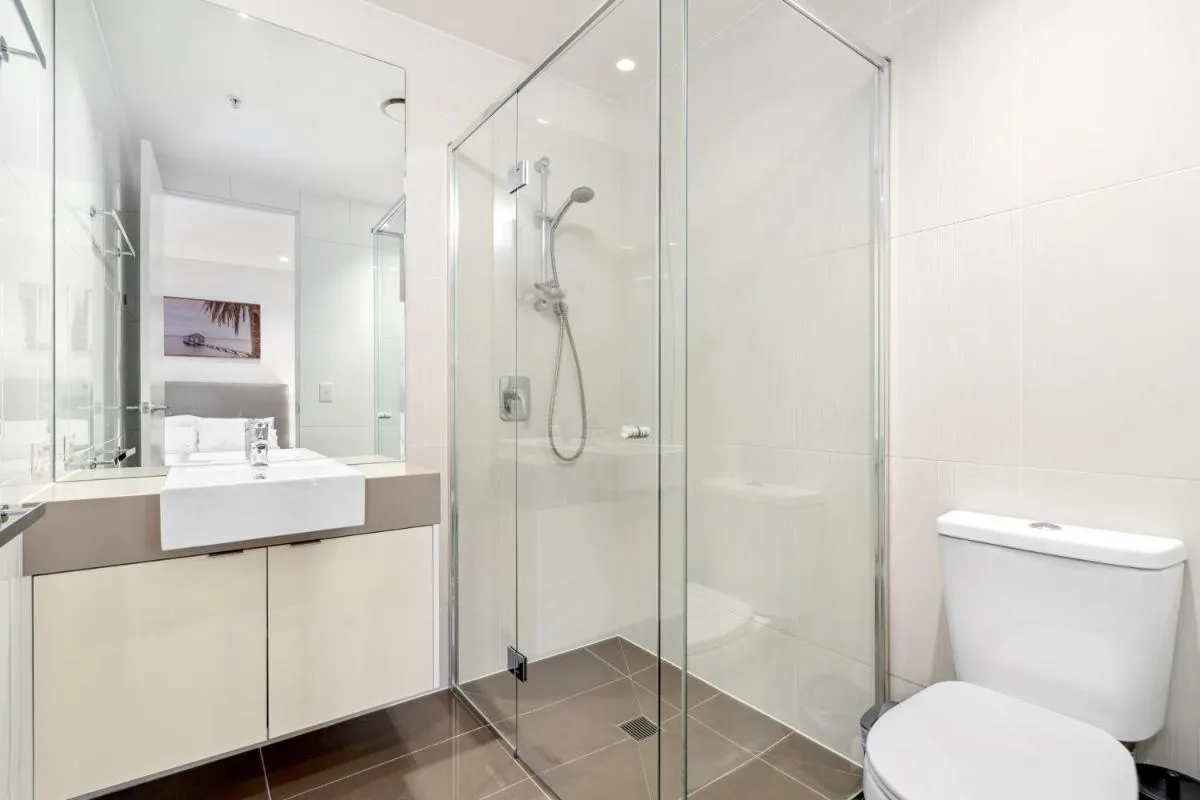 Modern 3-Bedroom Apartment in Prime Location — 3