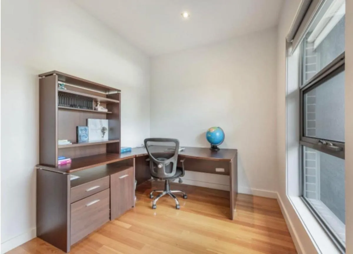 Modern Comfort in Keilor East — 2