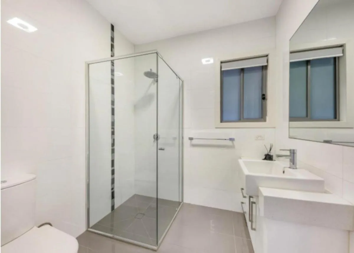 Modern Comfort in Keilor East — 3