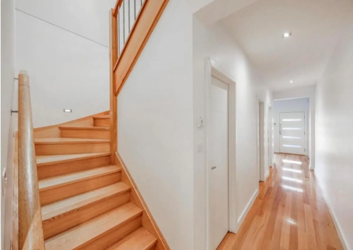 Modern Comfort in Keilor East — 5