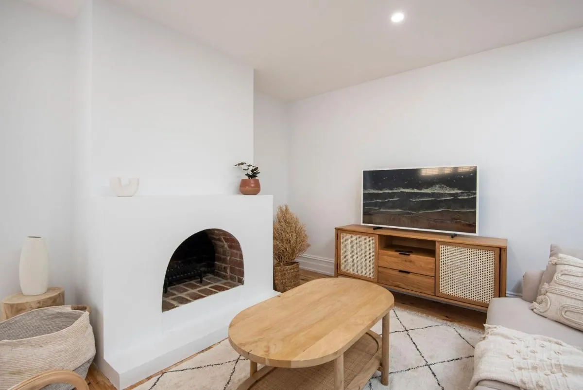 Modern Haven in Vibey Fitzroy Walk to shops — 5