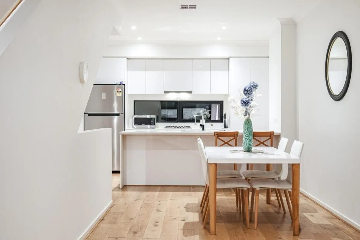 Modern Living 2br Townhouse In Maidstoneoffice — 4