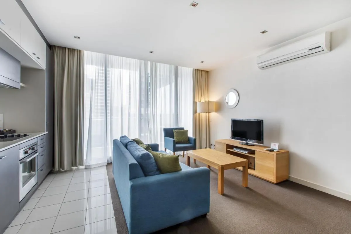 Modern Nomads Chic 1BR with Balcony in the Heart of South Yarra — 5