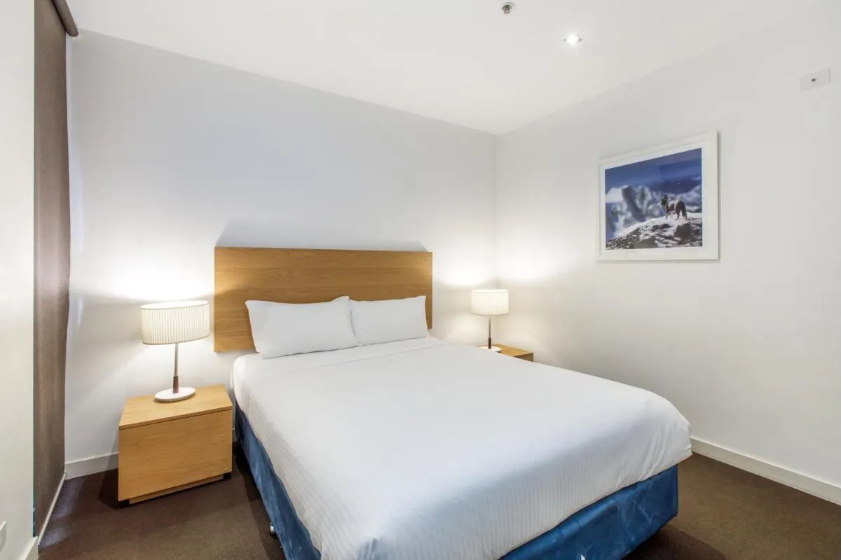 Modern Nomads Chic 1BR with Balcony in the Heart of South Yarra — 2