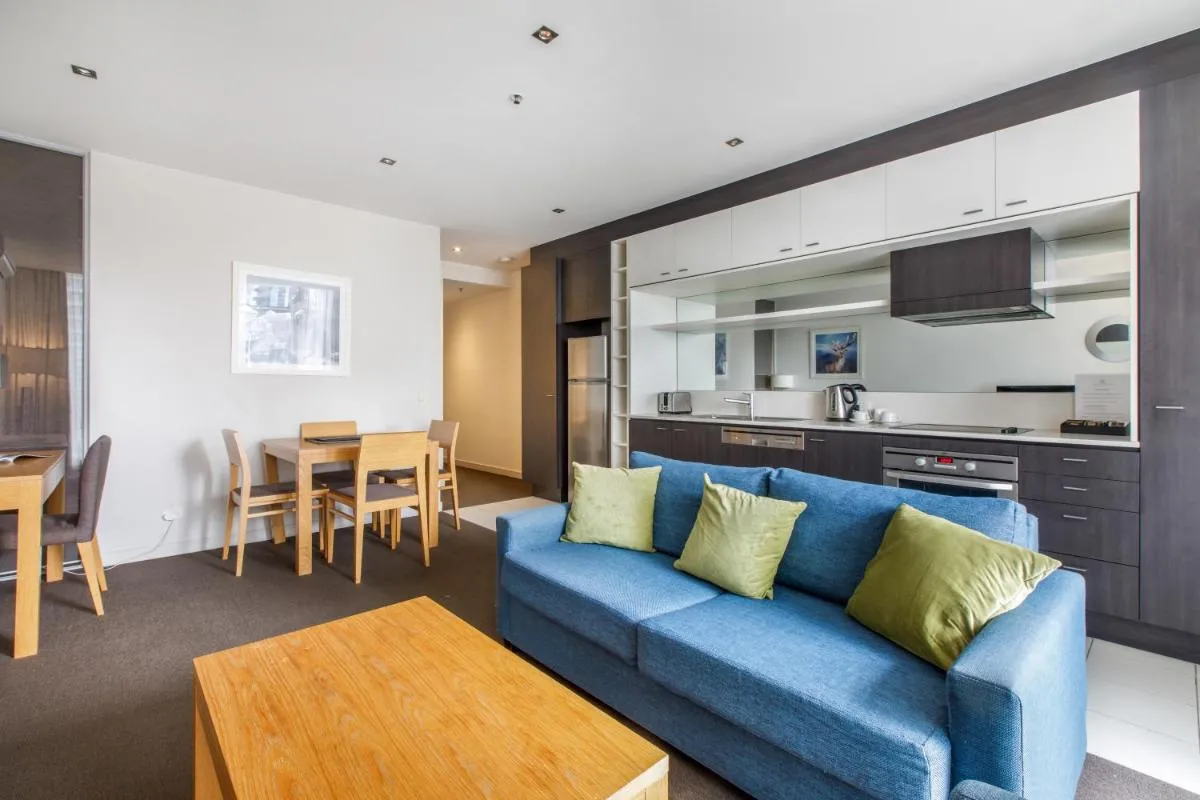 Modern Nomads Chic 1BR with Balcony in the Heart of South Yarra — 4