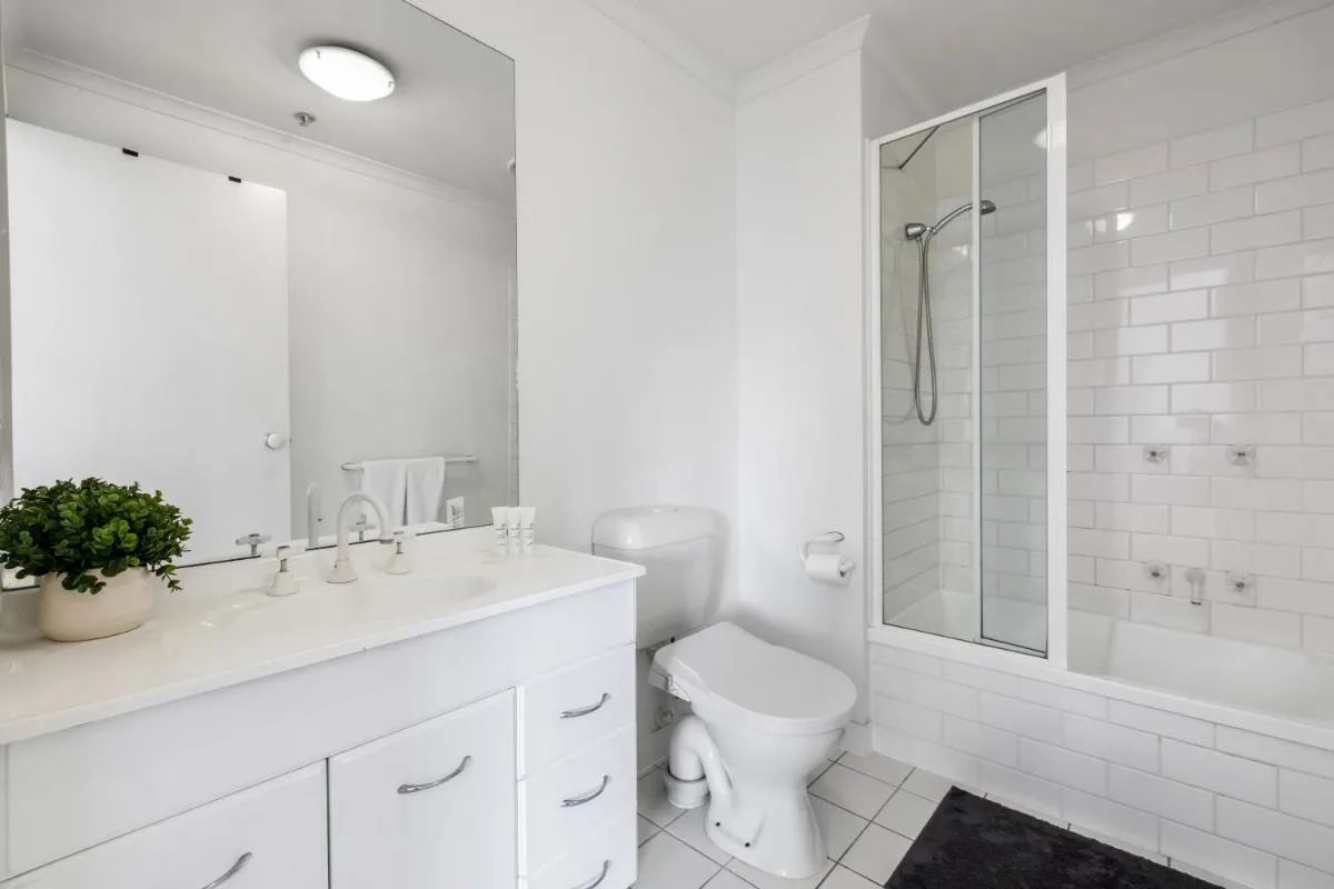 Modern Nomads Stunning City & River View 3BR with Carpark — 3