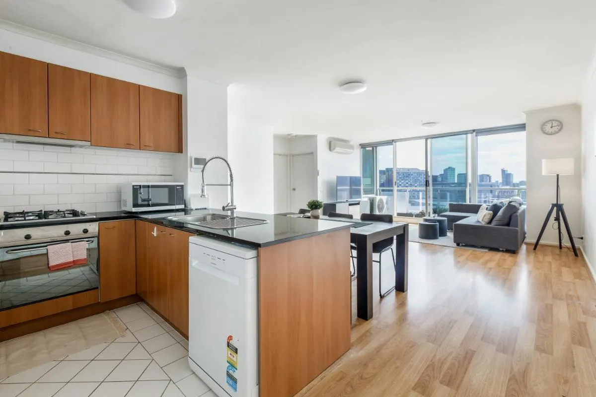 Modern Nomads Stunning City & River View 3BR with Carpark — 5