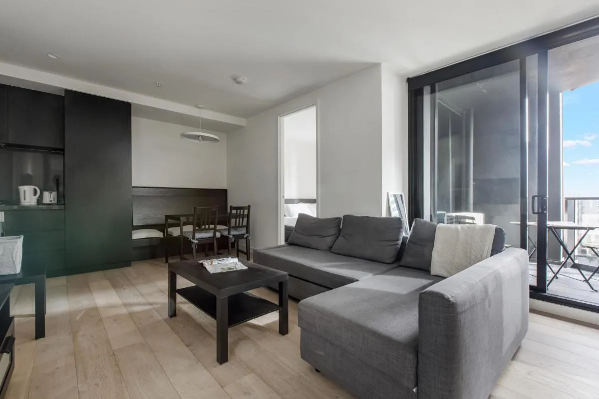 Modern Nomads Urban Gem on Empire 2BR Walk to Melbourne Central with Parking — 5
