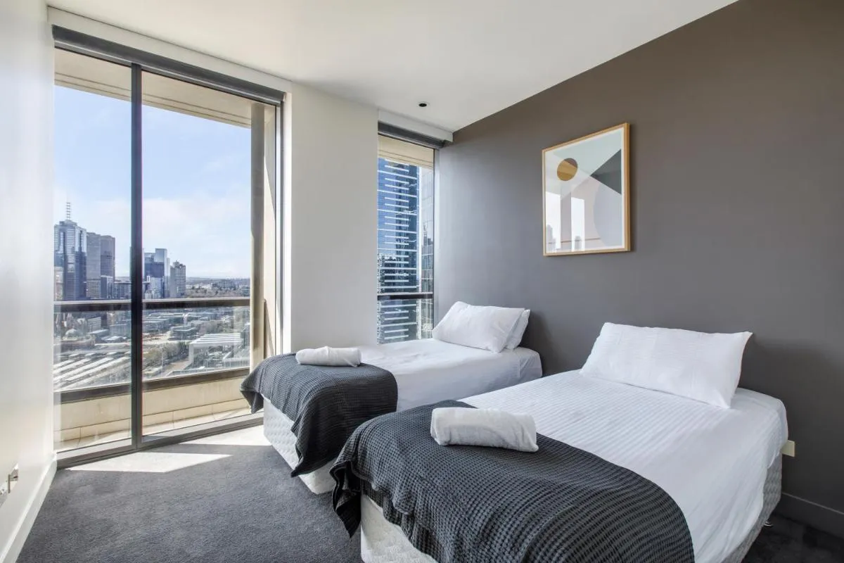 Modern Nomads Waterfront Residence Near Casino with River View — 2