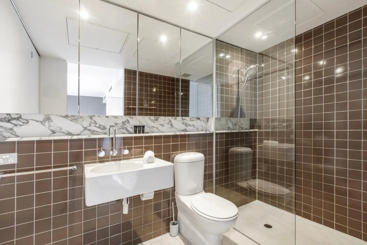Modern Nomads Waterfront Suite near Casino with Free Carpark — 3