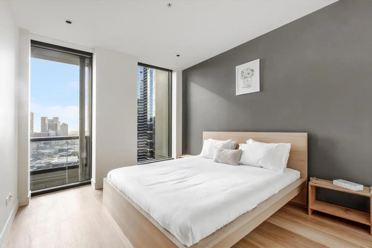 Modern Nomads Waterfront Suite near Casino with Free Carpark — 2