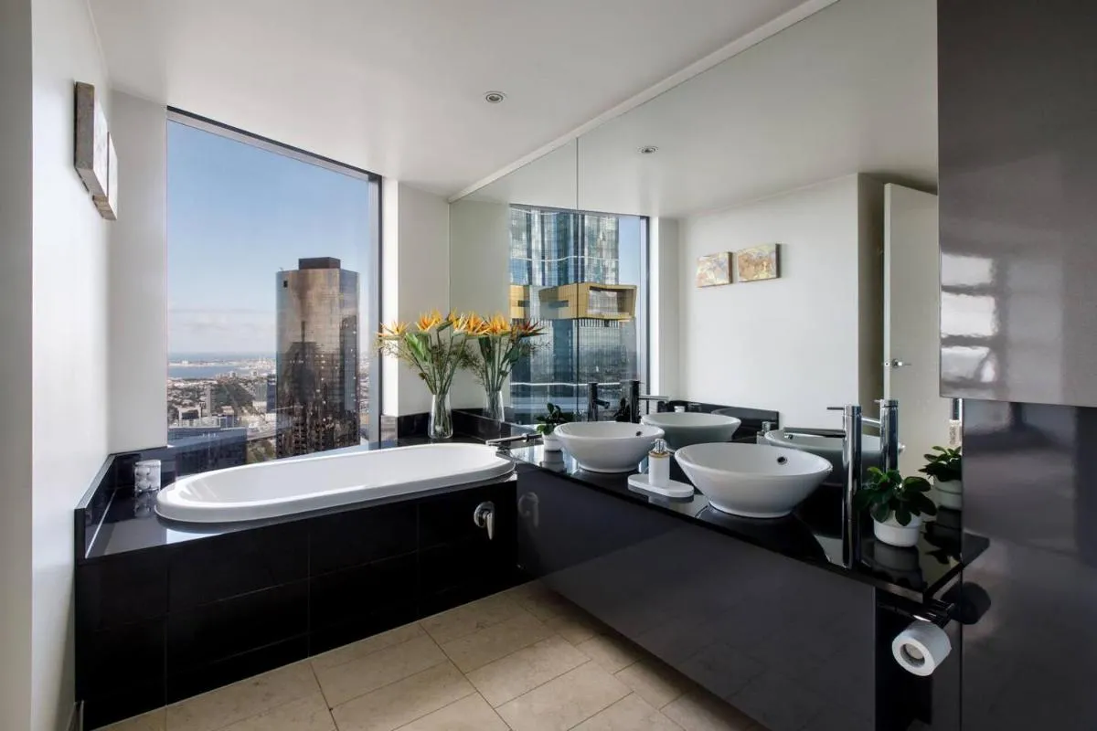 Modern meets Retro in Penthouse with Soaring Views — 3