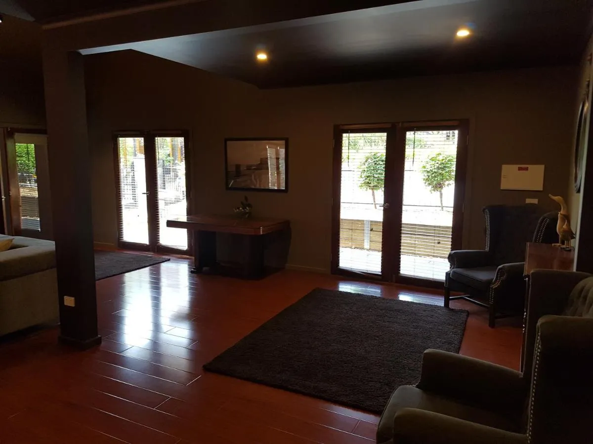 Montrose Barn House- Entire Home — 5