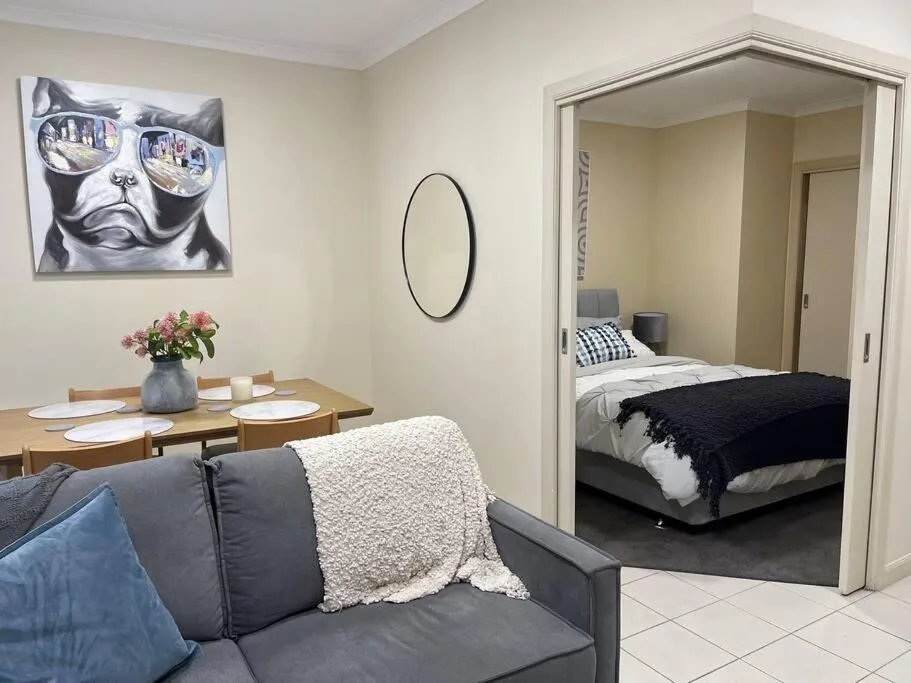Morgan Place – Central Melbourne CBD Apartment on Flinders Lane Late Check-Out, Complimentary Welcome Hamper