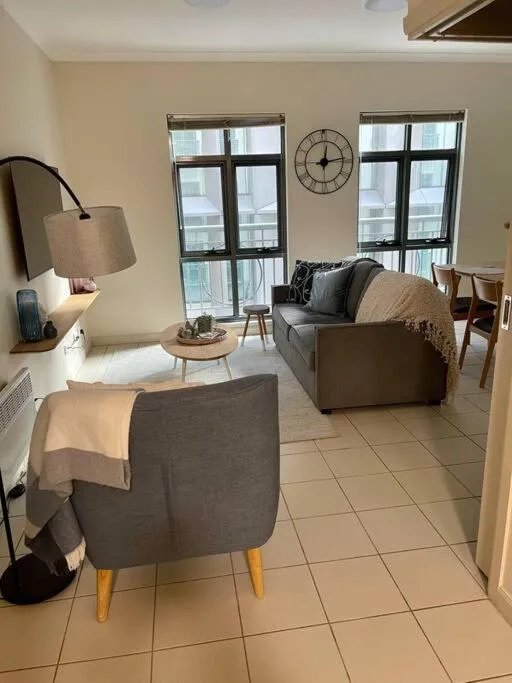 Morgan Place – Central Melbourne CBD Apartment on Flinders Lane Late Check-Out, Complimentary Welcome Hamper — 4