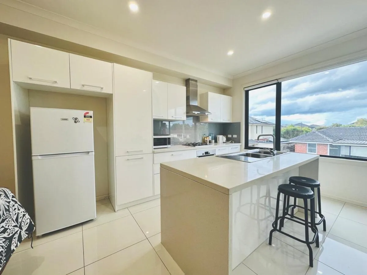 Mt Waverley Spacious 2br2ba Parking Wifi Balcony — 4