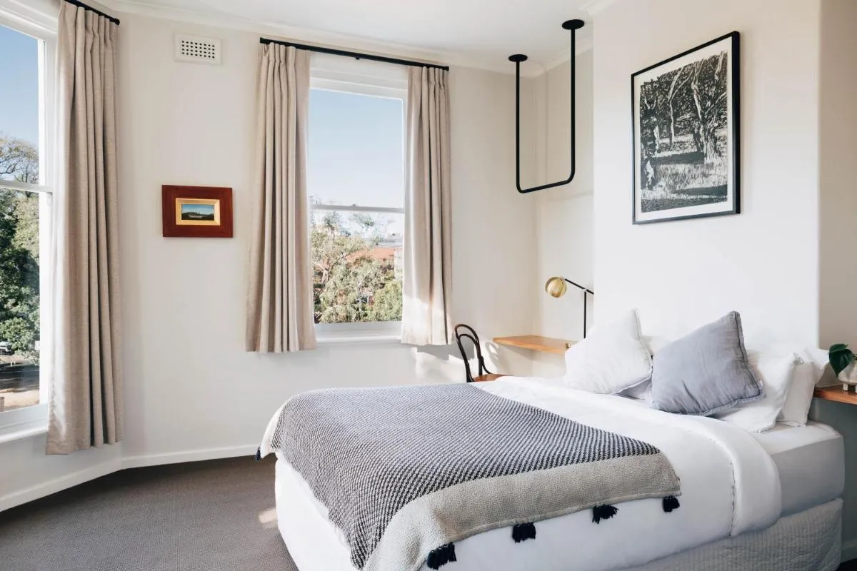 Naughtons Hotel — 2