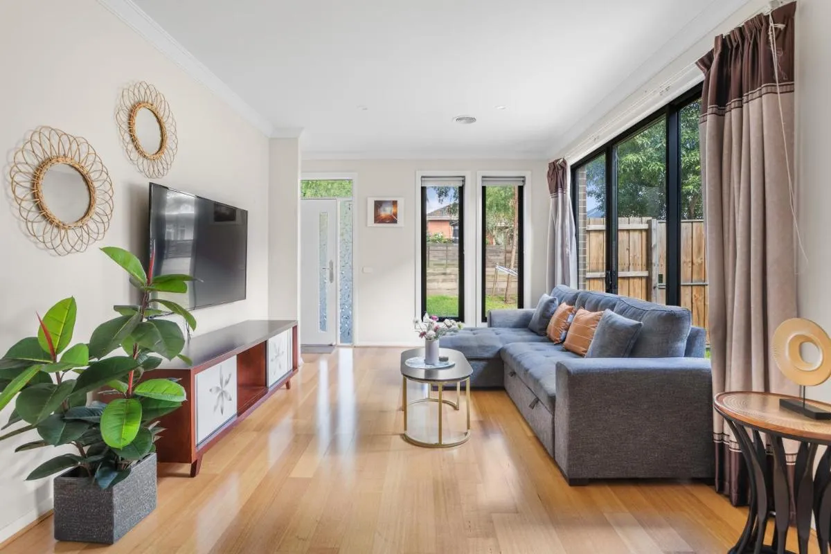 New Comfort house near Box Hill — 5