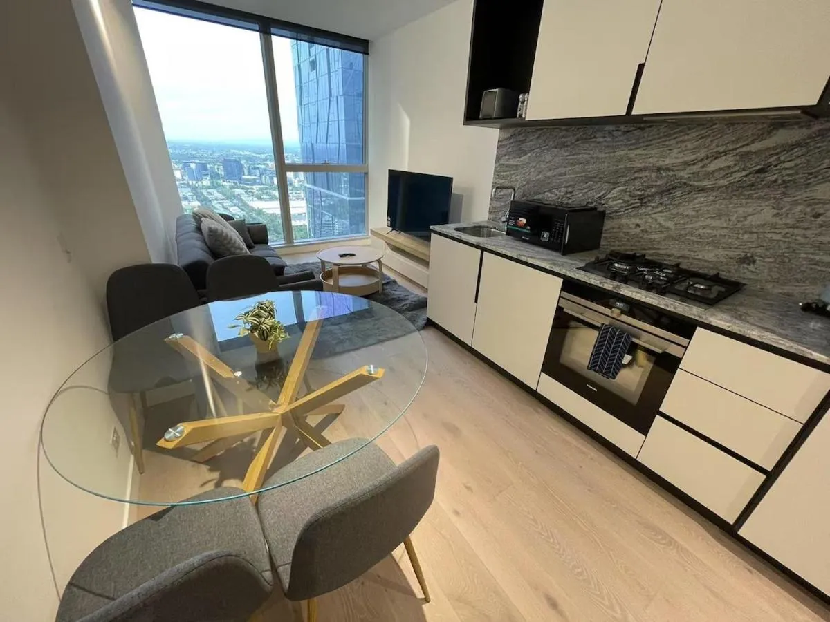 New & Premium Apartment w Cityview in Melbourne CBD Westside Place w Gym, Pool, Sauna — 5