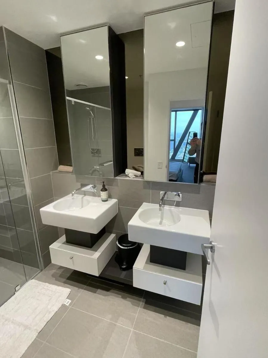 New & Premium Apartment w Cityview in Melbourne CBD Westside Place w Gym, Pool, Sauna — 4