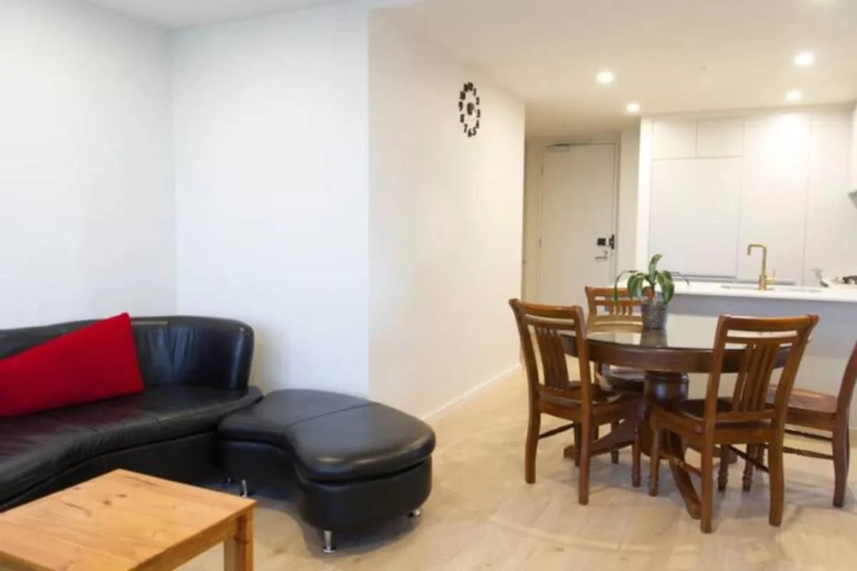 New Spacious 2 Bedroom With Gorgeous City Views — 4