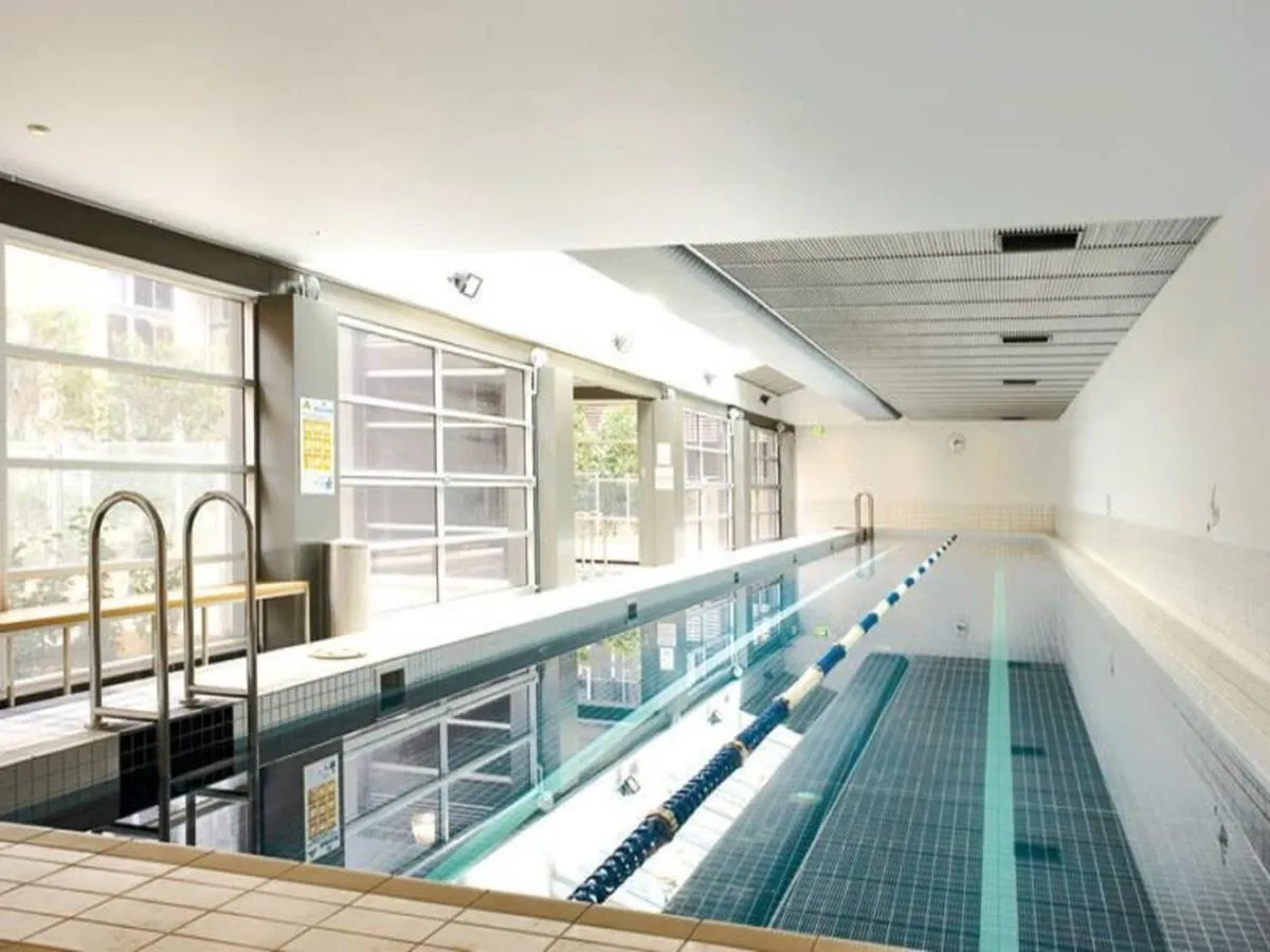 New York Lofted CBD Retreat with Pool and Parking — 4