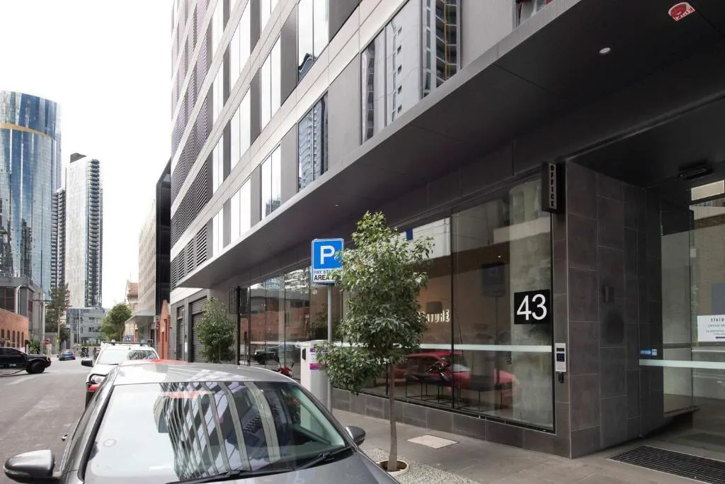 Newly Furnished Stylish 2BR Southbank Apartment
