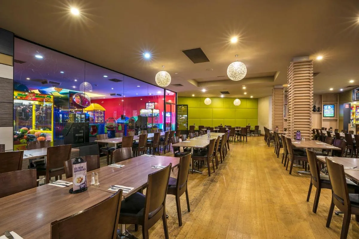 Nightcap at Waltzing Matilda Hotel — 4