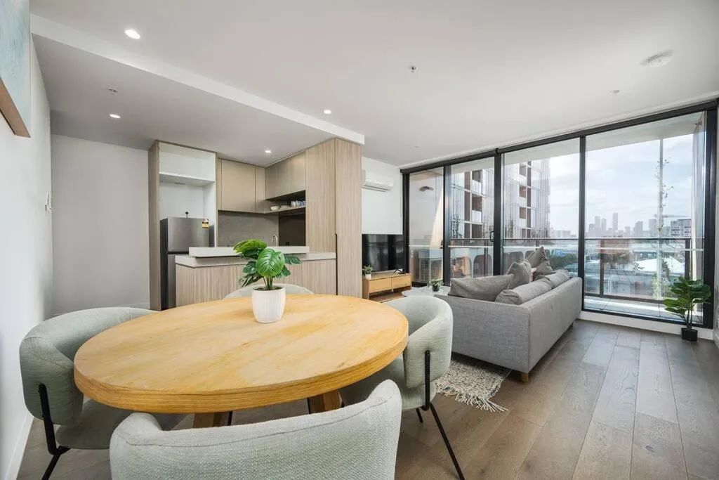 Nine Elm – Port Melbourne 403