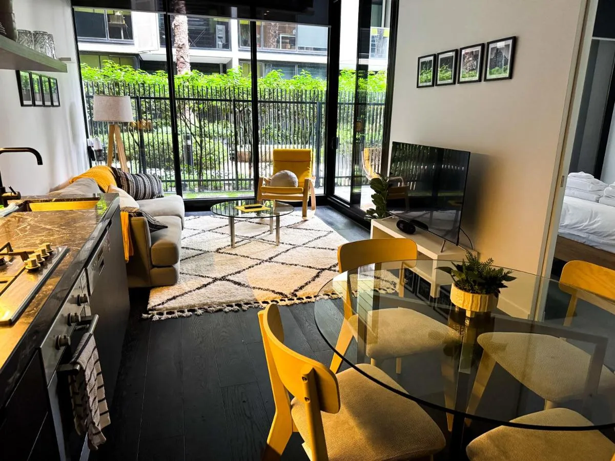 North Melbourne Retreat — 3