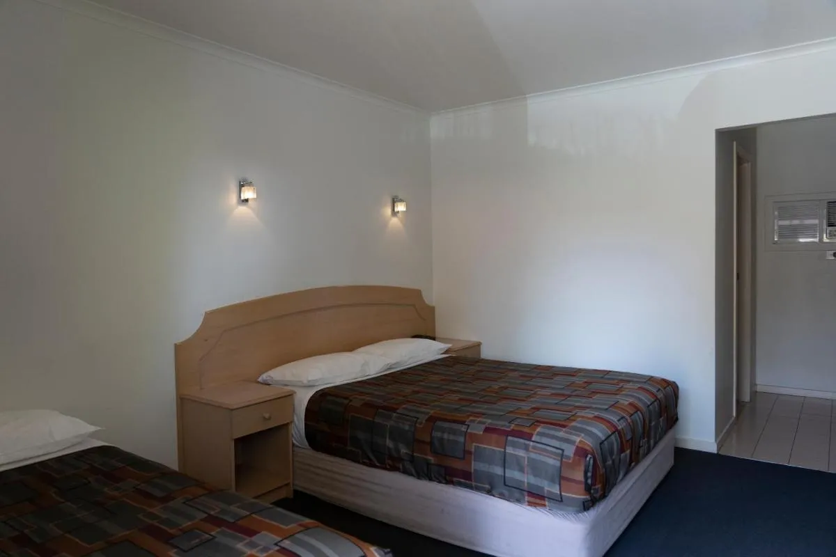 Nunawading Motor Inn — 2