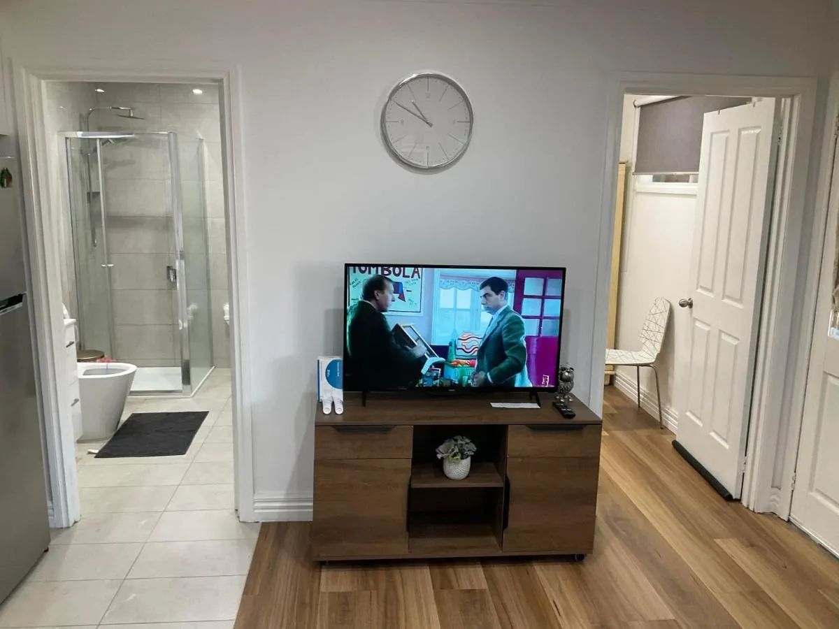 Oakleigh Private unit — 5