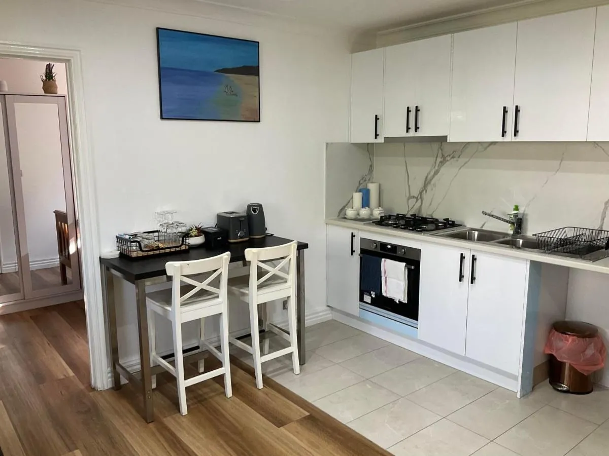 Oakleigh Private unit — 3