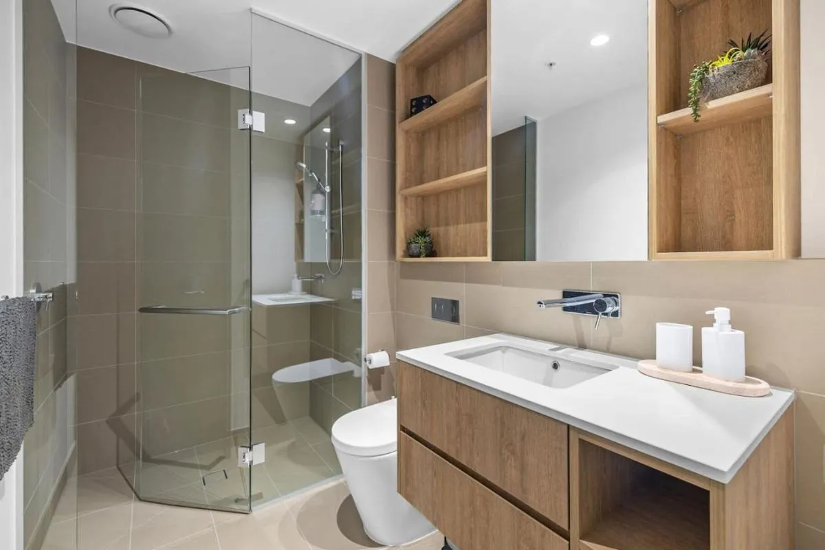 Opulent Suite at Westside Place — 3