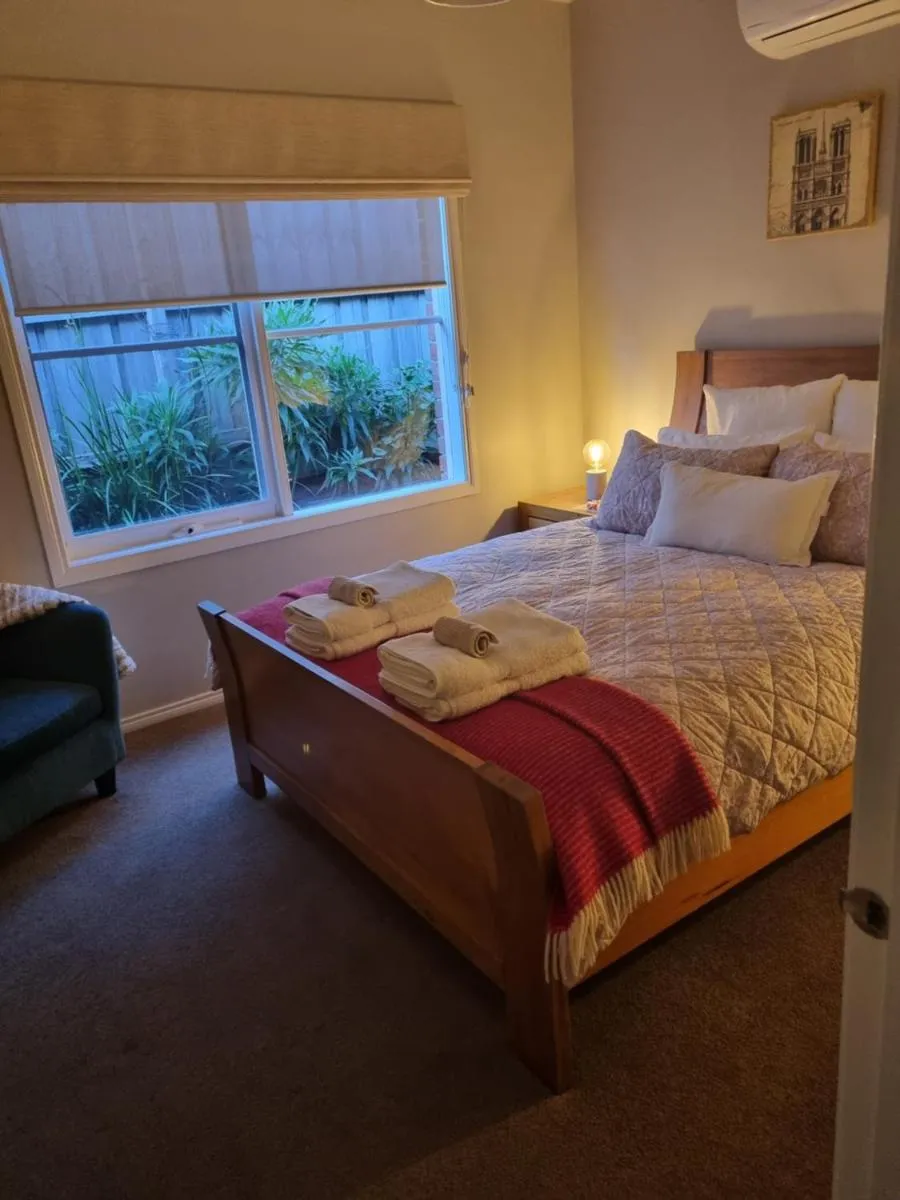Oxford Rise Apartment — 2