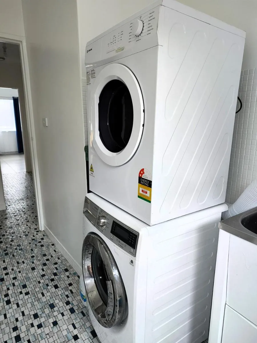 PROMO!!! 2-Bedroom Home Near Airport, Train Station! — 5