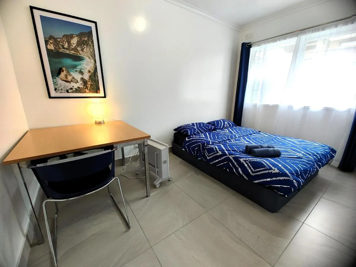 PROMO!!! 2-Bedroom Home Near Airport, Train Station! — 2