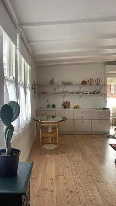Paris Apartment with garden terrace in St Kilda — 5