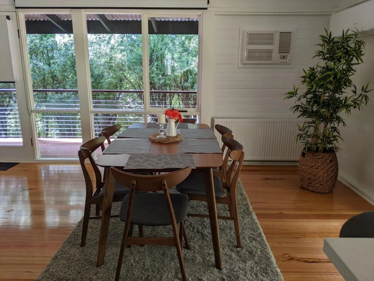 Peaceful country home in a middle of a rainforest — 4