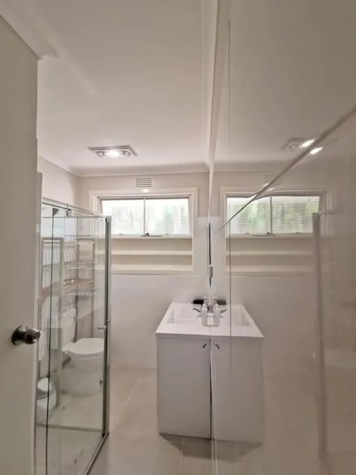 Peaceful location 3BR WiFi/Netflix/Kitchen — 4
