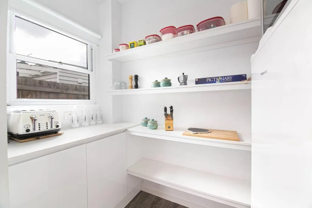 Perfect for Families and Groups – Large 5 Bedroom — 3