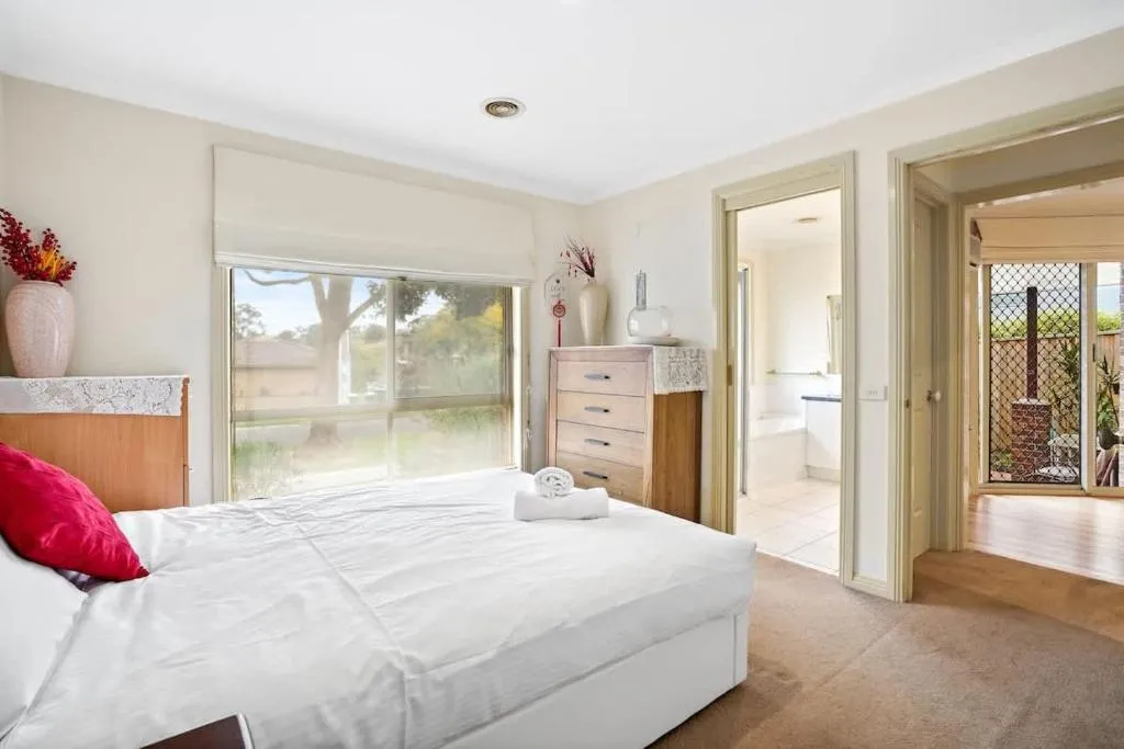 Perfectly Located Townhouse in heart of Ringwood