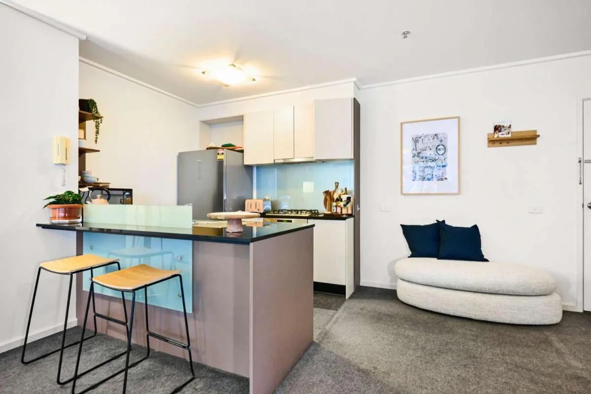 Perfectly Styled Urban Retreat in Southbank — 4