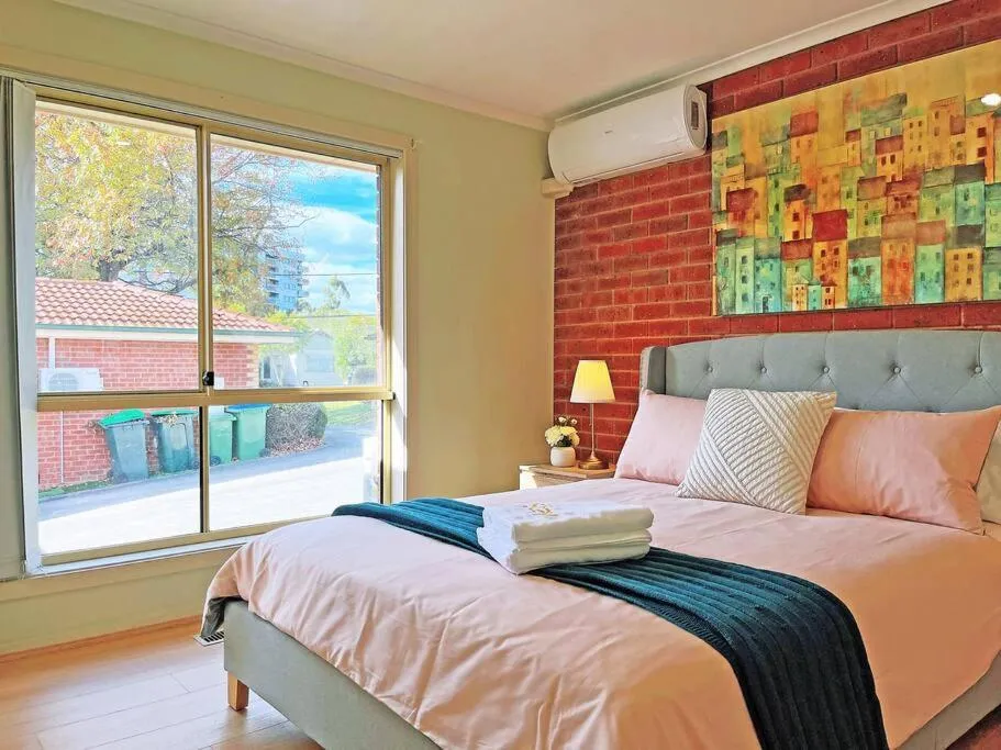 Pet-Friendly Retreat 2BR Ringwood Prime location — 2