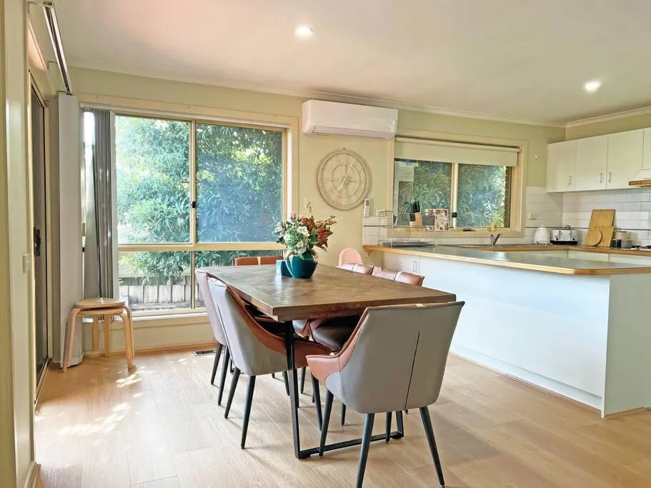 Pet-Friendly Retreat 2BR Ringwood Prime location — 4
