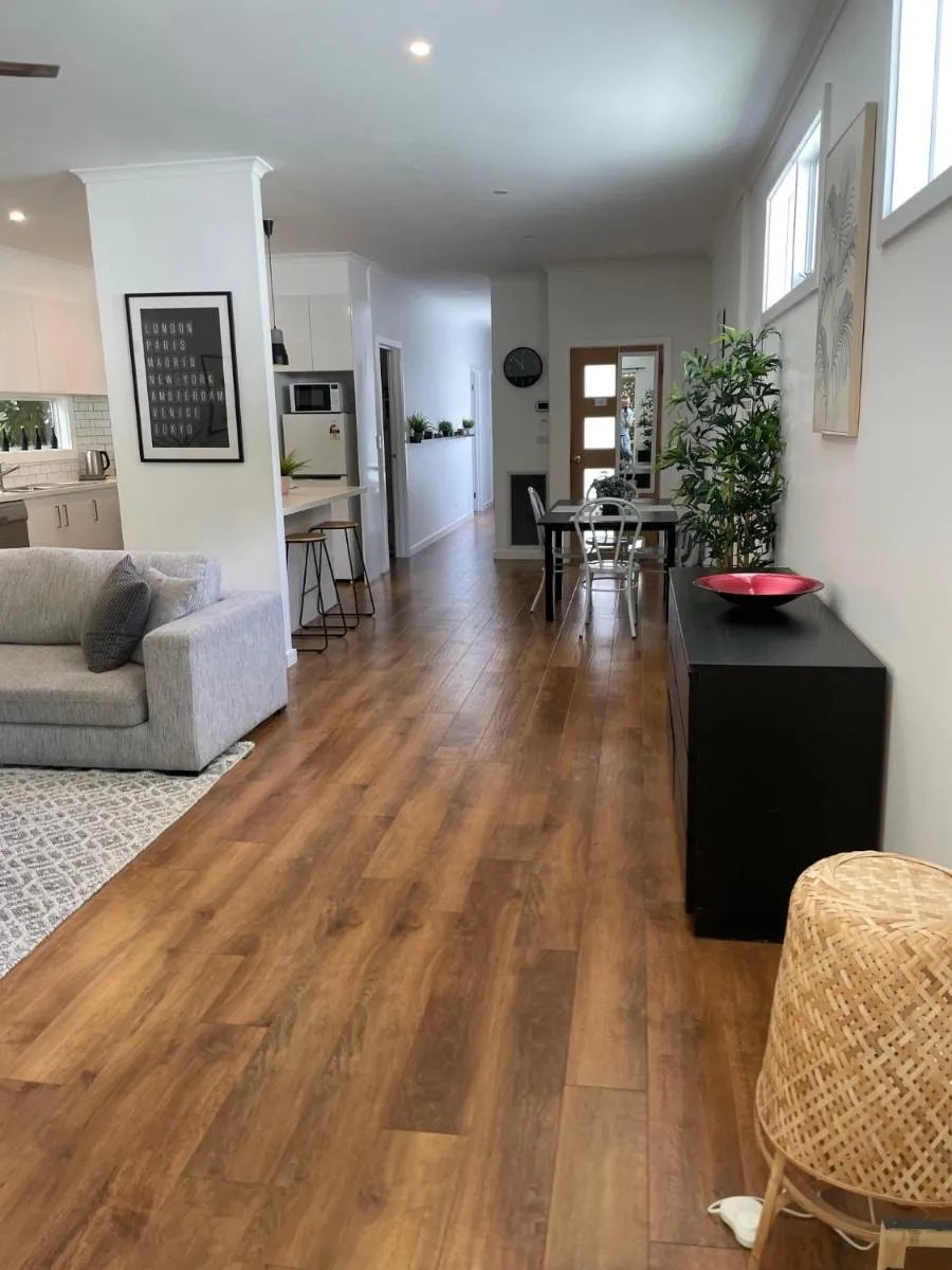 Position Perfect in the Heart of Sherbrooke — 4